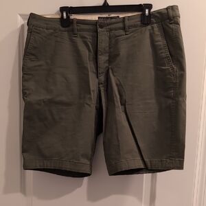 Abercrombie & Fitch Olive Men's Flat Front Shorts
